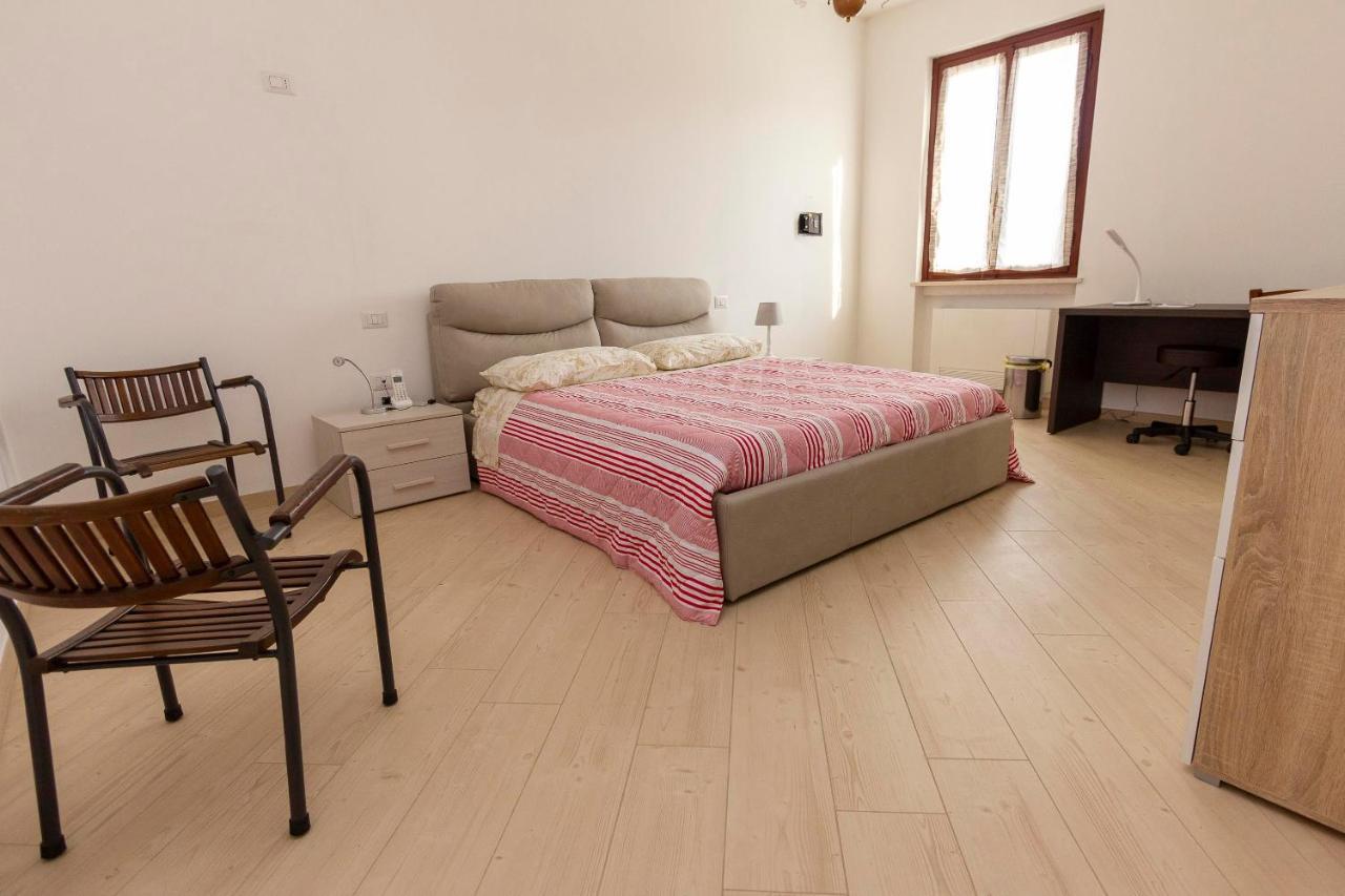 La Colomba B&B Castellaro  Екстер'єр фото