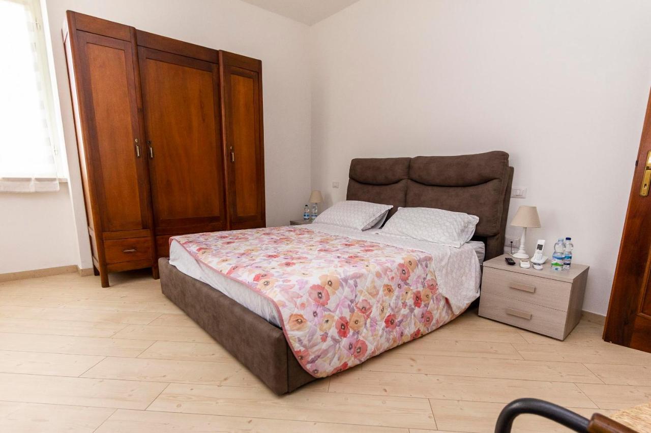 La Colomba B&B Castellaro  Екстер'єр фото